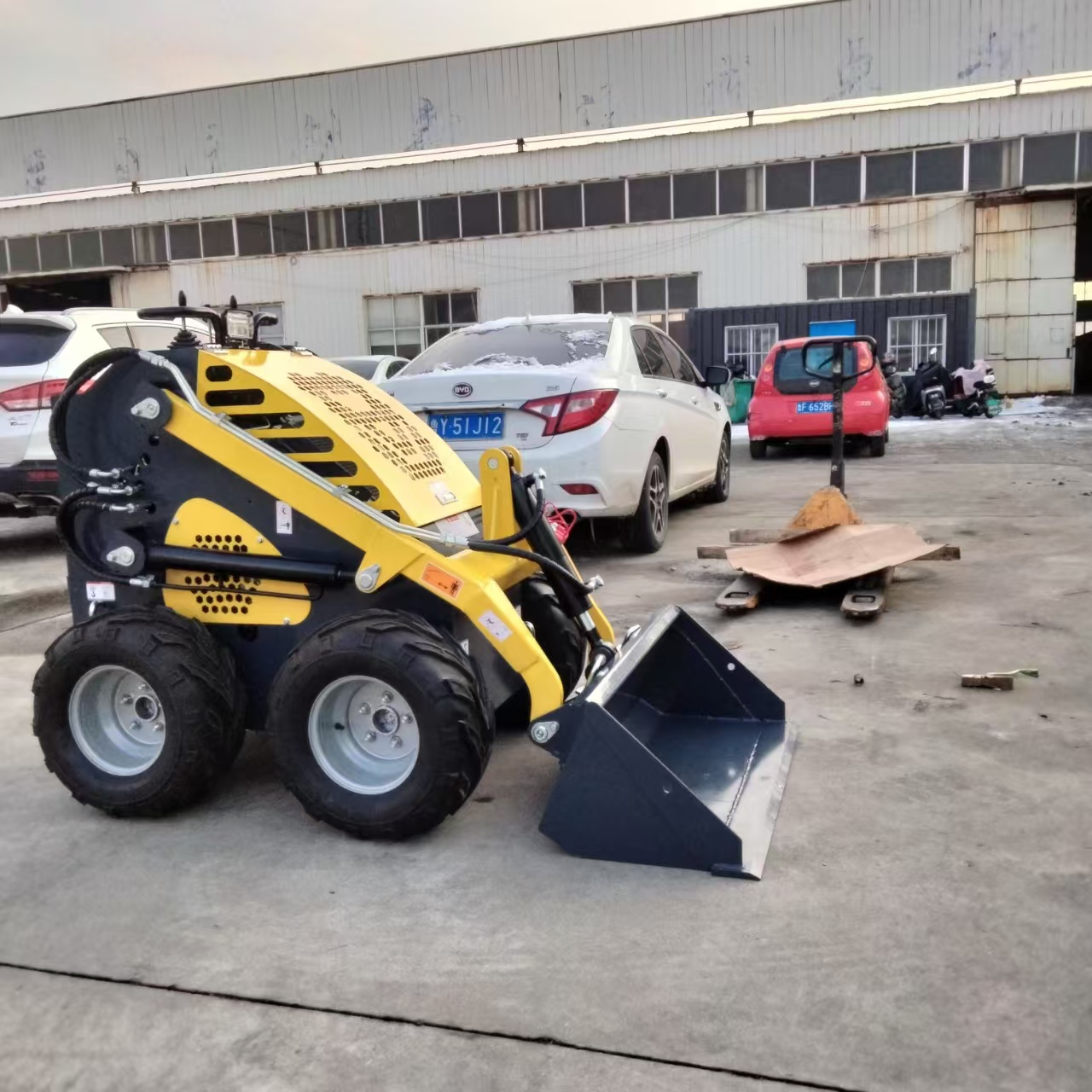 380E skid steer loader four-wh - Skid Steer Loader reseña y precio